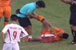 KINH HOÀNG: Cầu thủ U19 Đà Nẵng gãy chân sau pha vào bóng thô bạo
