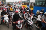 Thí điểm cấm xe máy đường Lê Văn Lương - Nguyễn Trãi: Đằng nào cũng thua