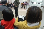 57 trẻ nhiễm sán lợn ở Bắc Ninh: Mẹ khóc ngất khi cả hai con đều dương tính