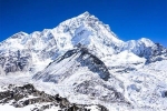 Băng tan trên đỉnh Everest để lộ ra hàng trăm thi thể
