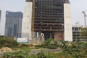 Tháp đôi 10.000 tỷ giữa lòng thủ đô: Gần thập kỷ hoang tàn