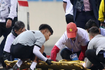 Cầu thủ Brunei đi cấp cứu sau khi va chạm với Thái Lan