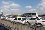 Tai nạn liên hoàn trên cầu Sài Gòn, giao thông ùn tắc 3 km
