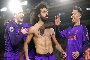 Salah vượt Torres đi vào lịch sử Liverpool