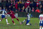 Triệt hạ cầu thủ Porto, Salah may mắn thoát thẻ đỏ