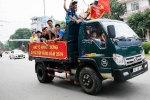 Phú Thọ: Người dân điều xe 'mui trần' hạng nặng đi trẩy hội đền Hùng