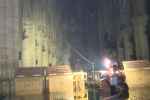 12 giờ vật lộn dập lửa bên trong Nhà thờ Đức Bà Paris