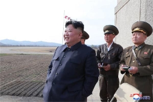 Triều Tiên thử vũ khí chiến thuật mới, đích thân Kim Jong Un thị sát