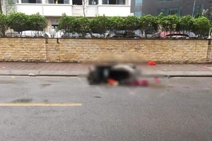 Hà Nội: Bàng hoàng phát hiện thi thể người phụ nữ nằm cạnh xe máy giữa đường lúc rạng sáng