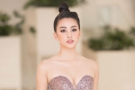 Tiểu Vy ngồi ghế giám khảo chấm Hoa hậu doanh nhân khi mới 19 tuổi