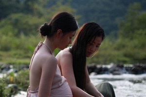 Nhan sắc cô gái Việt đóng cảnh nóng năm 13 tuổi trong phim 'Vợ ba'