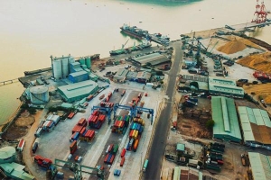 Cận cảnh cảng Quy Nhơn bị bán cổ phần với giá 'rẻ như cho'