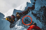 Bước qua xác chết để lên đỉnh - hành trình ám ảnh tại Everest