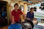 Ngư dân tố bị tàu Trung Quốc áp sát lấy đi hơn 2 tấn mực khô