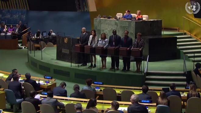 Ủy ban tổ chức bầu cử chờ các nước thành viên Đại hội đồng Liên Hợp Quốc bỏ phiếu bầu thành viên không thường trực Hội đồng Bảo an nhiệm kỳ 2020-2021. Ảnh chụp màn hình.