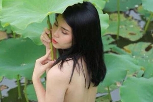 NSX 'Siêu quậy' thất vọng về tư cách nữ diễn viên chụp ảnh ở đầm sen