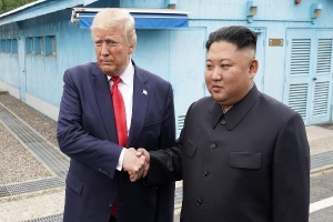 Hơn một giờ gặp gỡ của Trump - Kim tại biên giới liên Triều