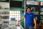 Tháo mái tôn chui vào cửa hàng ở Quảng Nam trộm 80 điện thoại đắt tiền