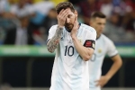 Xót xa trước cảnh tượng đồng đội của Messi ôm mặt khóc nấc sau khi đội nhà bị loại đau đớn tại bán kết cúp Nam Mỹ