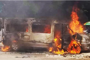 Ôtô khách bốc cháy tại trạm dừng chân ở Đồng Nai