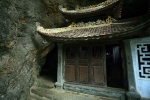 Khám phá ngôi chùa trong hang độc đáo nhất Việt Nam