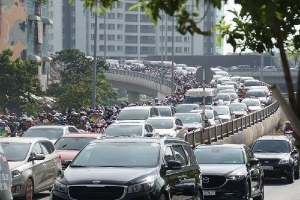 Đề xuất thu phí ôtô vào nội đô Hà Nội: Hàng loạt câu hỏi còn để ngỏ