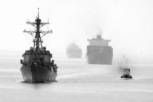 Lý do các cường quốc ngại đưa chiến hạm hộ tống tàu dầu gần Iran