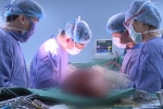Bổ đôi gan cắt khối u khổng lồ cho người đàn ông
