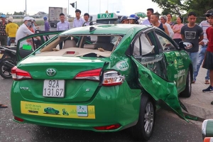 Ôtô tải tông taxi, một người tử vong