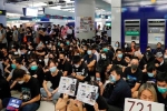 Người biểu tình Hong Kong ngồi kín ga tàu điện ngầm