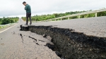 Tìm nguyên nhân đường 250 tỷ nứt toác như động đất khi mới hoàn thành