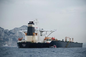 Mỹ siết lệnh trừng phạt siêu tàu dầu Iran