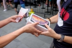 Người Việt nên đi Singapore mua iPhone 11 dù giá ở Hong Kong rẻ hơn