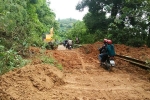 Ninh Thuận: Mưa lớn kéo dài làm tuyến tỉnh lộ bị sạt lở nghiêm trọng
