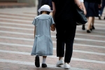 Báo động nạn cha mẹ đẻ bạo hành con cái trong các gia đình Nhật Bản