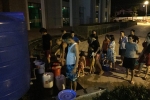 Mang xoong nồi xếp hàng lấy nước giữa đêm như thời bao cấp ở Hà Nội