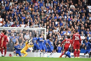 Chelsea 1-2 Liverpool: Đội khách xây chắc ngôi đầu, giữ mạch toàn thắng ở NHA