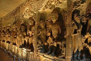 Choáng ngợp hang động kỳ bí chứa hàng nghìn tượng Phật