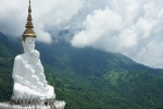 5 pho tượng Phật nhỏ dần trên đỉnh núi Thái Lan