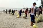 Thị trưởng cho đổ rác ra bãi biển để dân dọn dẹp