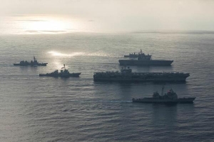 Chiến hạm Trung Quốc bị nghi xuất hiện gần tàu sân bay Mỹ