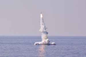 Mãn nhãn tàu ngầm Kilo phóng tên lửa Kalibr 'xé toạc' bầu trời