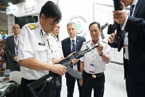 Nga sẵn sàng cung cấp vũ khí hiện đại cho Việt Nam