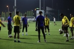 CĐV Malaysia lo lắng khi sân tập ở trước nhà HLV Park Hang Seo