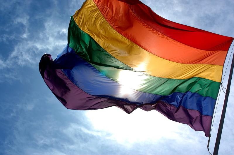 Cờ lục sắc là biểu tượng cho cộng đồng LGBT.
