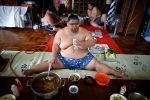 Món lẩu tốn hàng cân thịt dành cho võ sĩ sumo có gì đặc biệt?