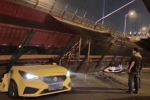 Sập cầu vượt cao tốc ở Trung Quốc, nhiều ôtô bị đè bẹp