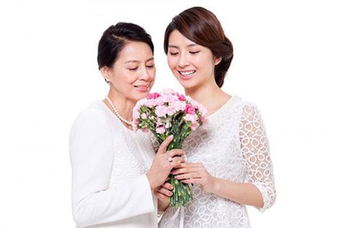 Ngày Phụ nữ Việt Nam 20/10 là dịp con cái bày tỏ lòng yêu thương với những món quà ý nghĩa đến mẹ của mình.
