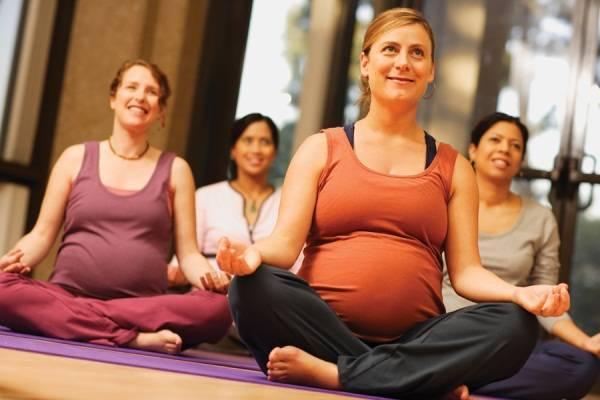 Yoga rất tốt cho phụ nữ mang thai. Ảnh: Internet.