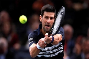 Djokovic hạ Tsitsipas sau 59 phút ở Paris Masters